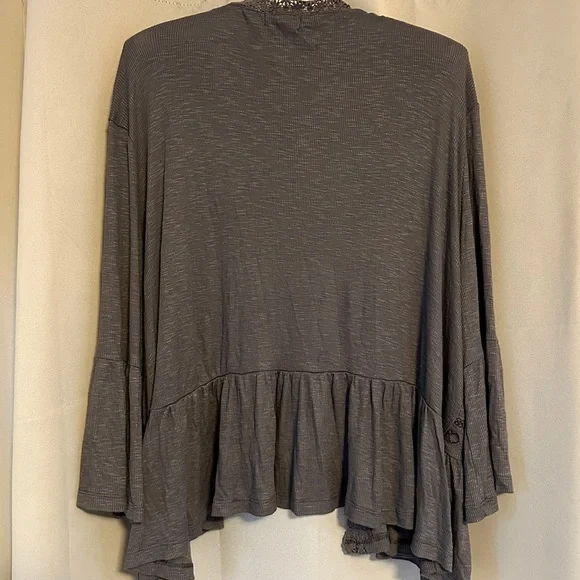 Eyeshadow Open Front Cardigan • Bell Sleeves • Grey w/ Black Floral Embroidery - Picture 3 of 14